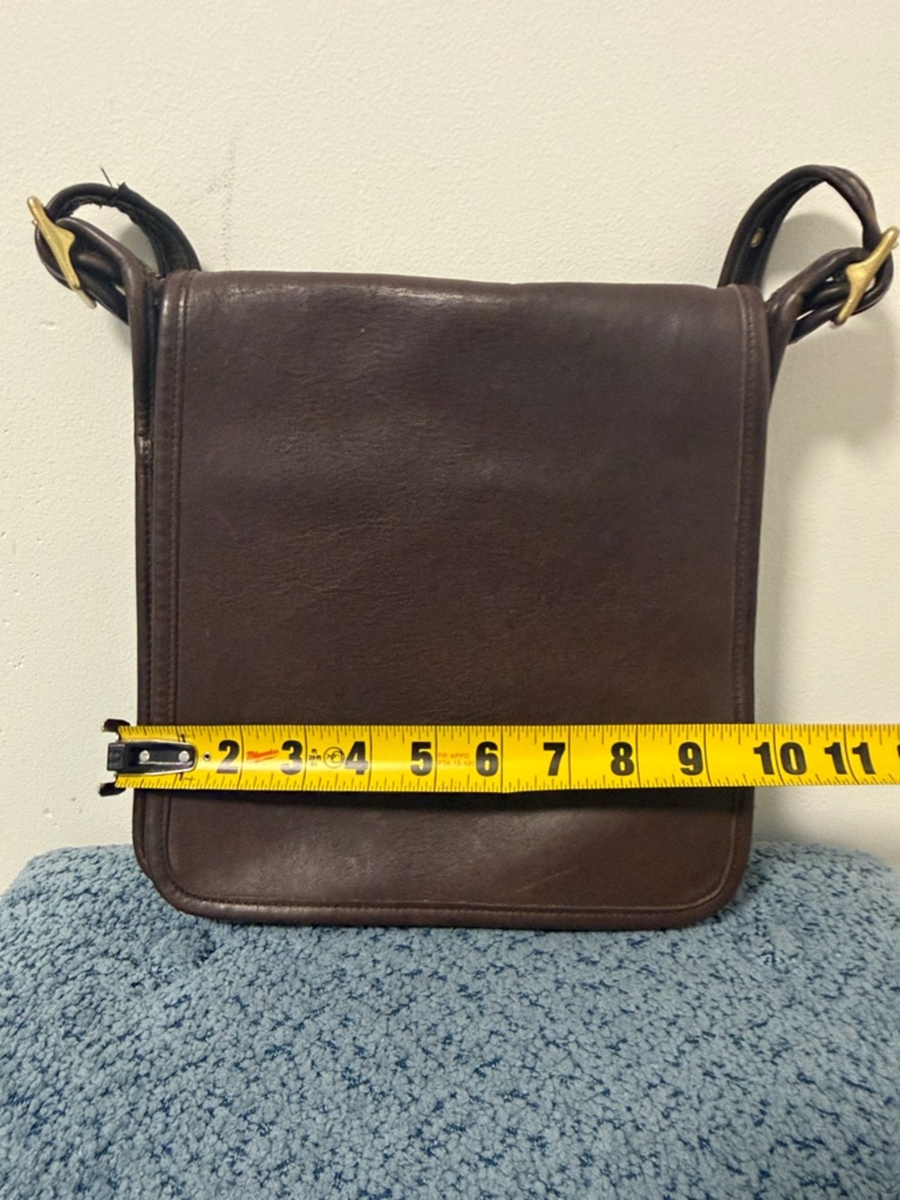 Coach Dark Brown Leather Messenger Bag with Gold Hardware vintage - Picture 11 of 15